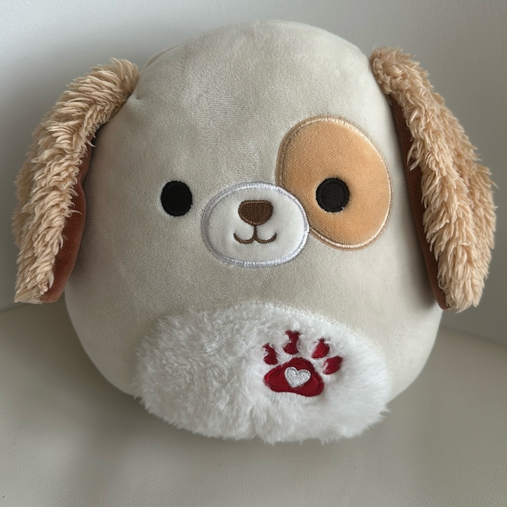 Squishmallow Harrison 10” with a red paw print and heart